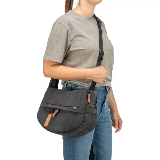 TRIXIE BE NORDIC szállítótáska Ingrid Carrier Fekete 35x25x13cm kutyák és macskák részére