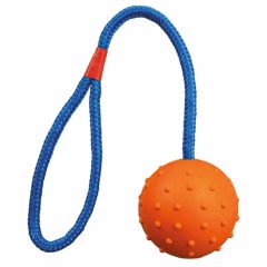   TRIXIE Tömör gumi Labda Kötéllel 6cm/30cm játék kutyáknak